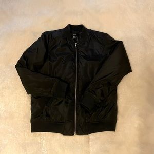 Forever 21 black bomber jacket 🖤